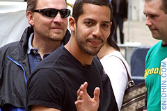 Magician David Blaine Drowned Alive in Lincoln Center, Manhattan